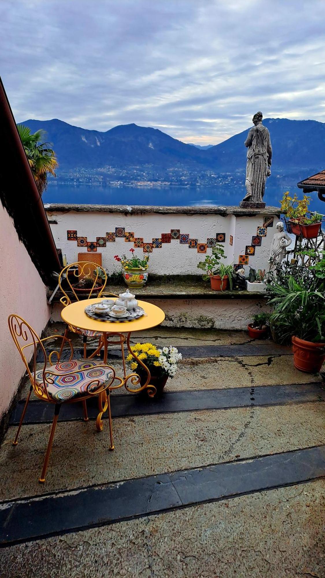 Antica Casa Al Lago Oggebio Exterior photo